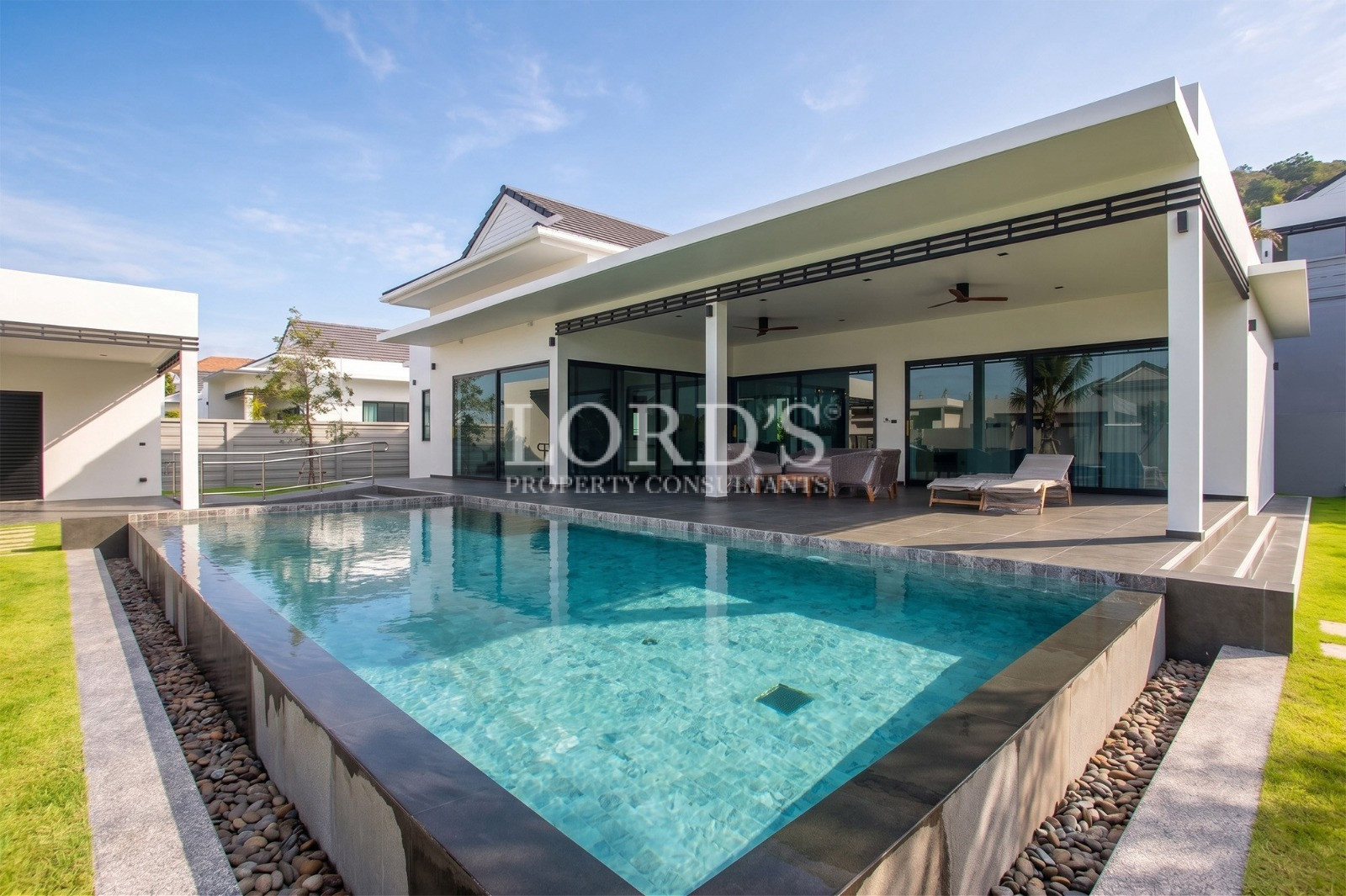 3-Zimmer-Poolvilla mit Bergblick zu verkaufen in Sivana Hills, Hua Hin (fertiggestellt, komplett möbliert)