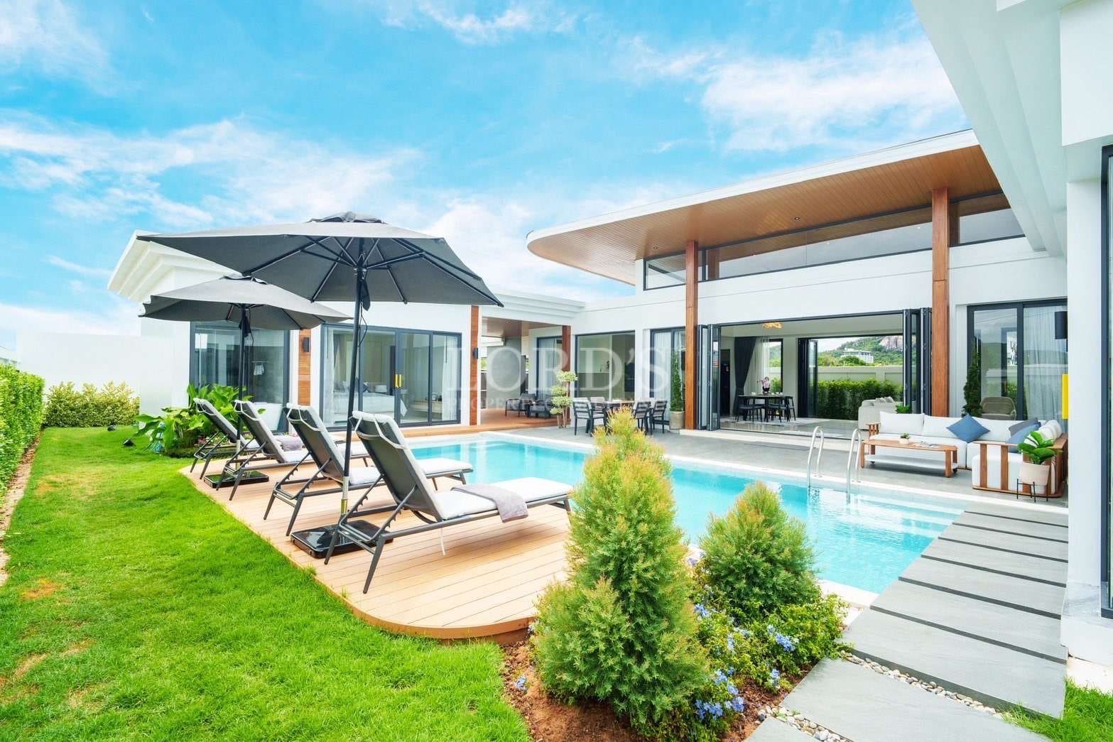 Thipurai Luxury 3 Bedroom Villa zu verkaufen - Zentrales Luxusleben im Herzen von Hua Hin